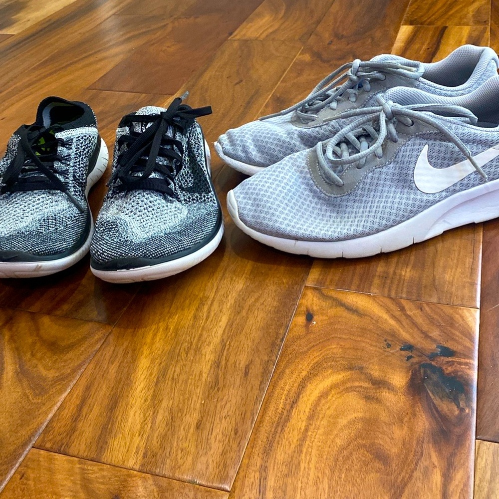 (2) pair Nike tennis shoes, youth size 7